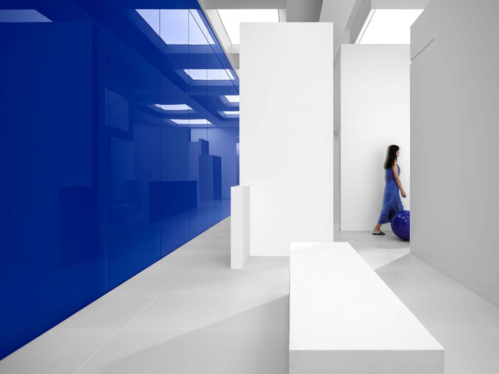 Customer accessing a storage unit at Smartroom Self Storage St James’s in central London.